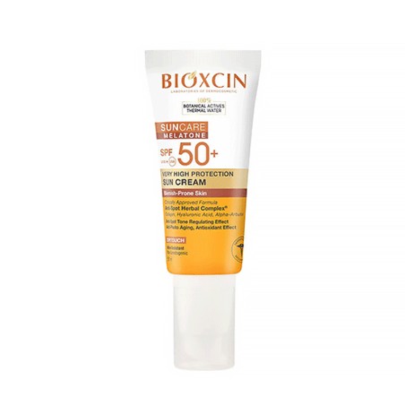 ضدآفتاب بیوکسینِ بی رنگ مدل BLEMISH-PRONE SPF+50 حجم 50 میل