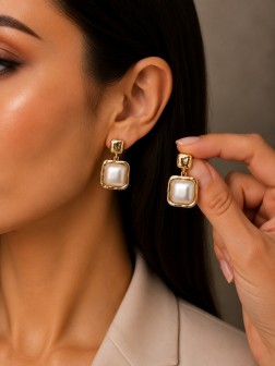 گوشواره زنانه طرح مروارید مربعی